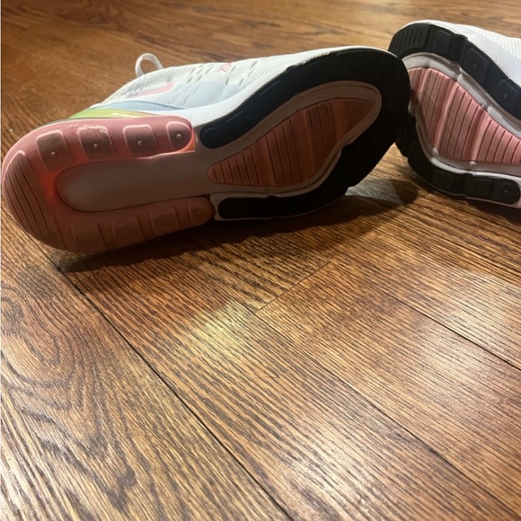 Size 4 air max in great condition. - Picture 5 of 6